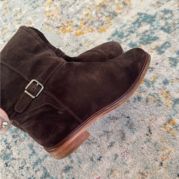 Clarcks Brown suede leather knee-high boots with buckle closure and side zipper - Picture 10 of 10